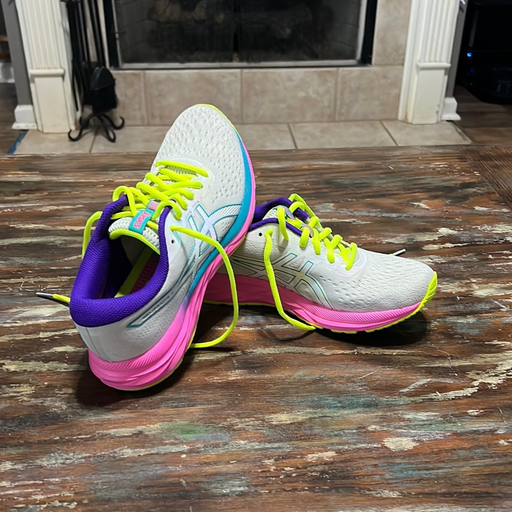 ASICS Gel-excite 7, size 6 1/2